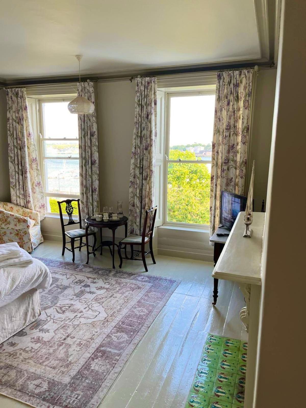 コーヴ Lynwood House Bed & Breakfast エクステリア 写真