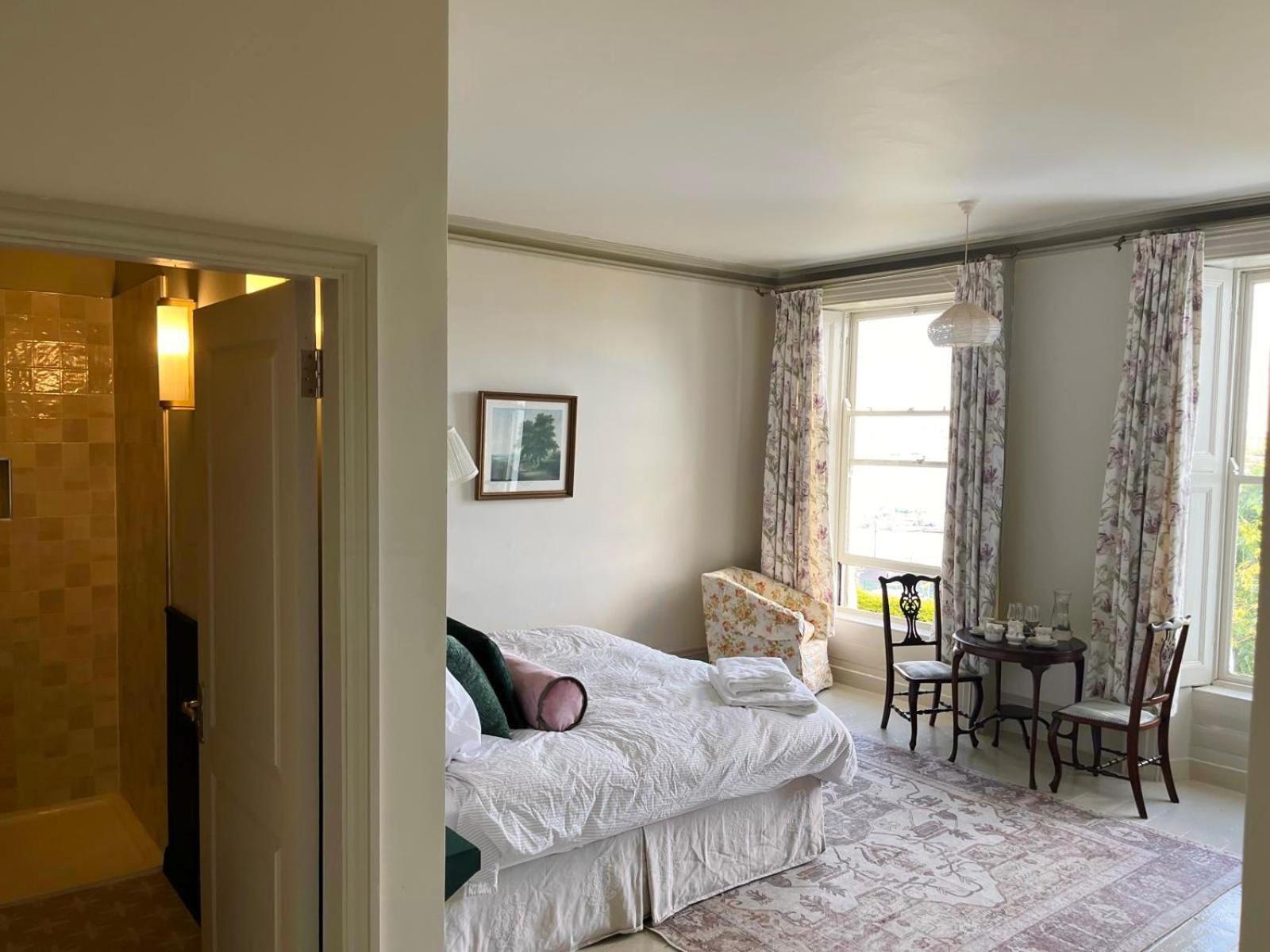 コーヴ Lynwood House Bed & Breakfast エクステリア 写真