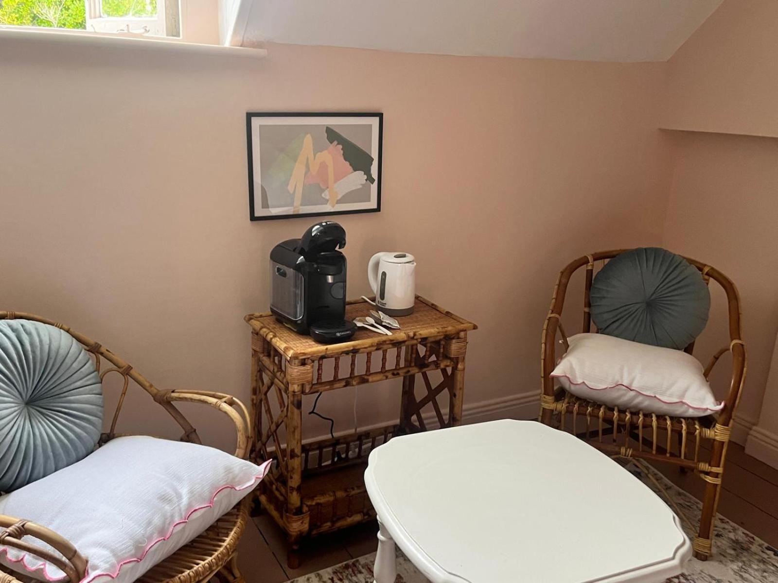 コーヴ Lynwood House Bed & Breakfast エクステリア 写真