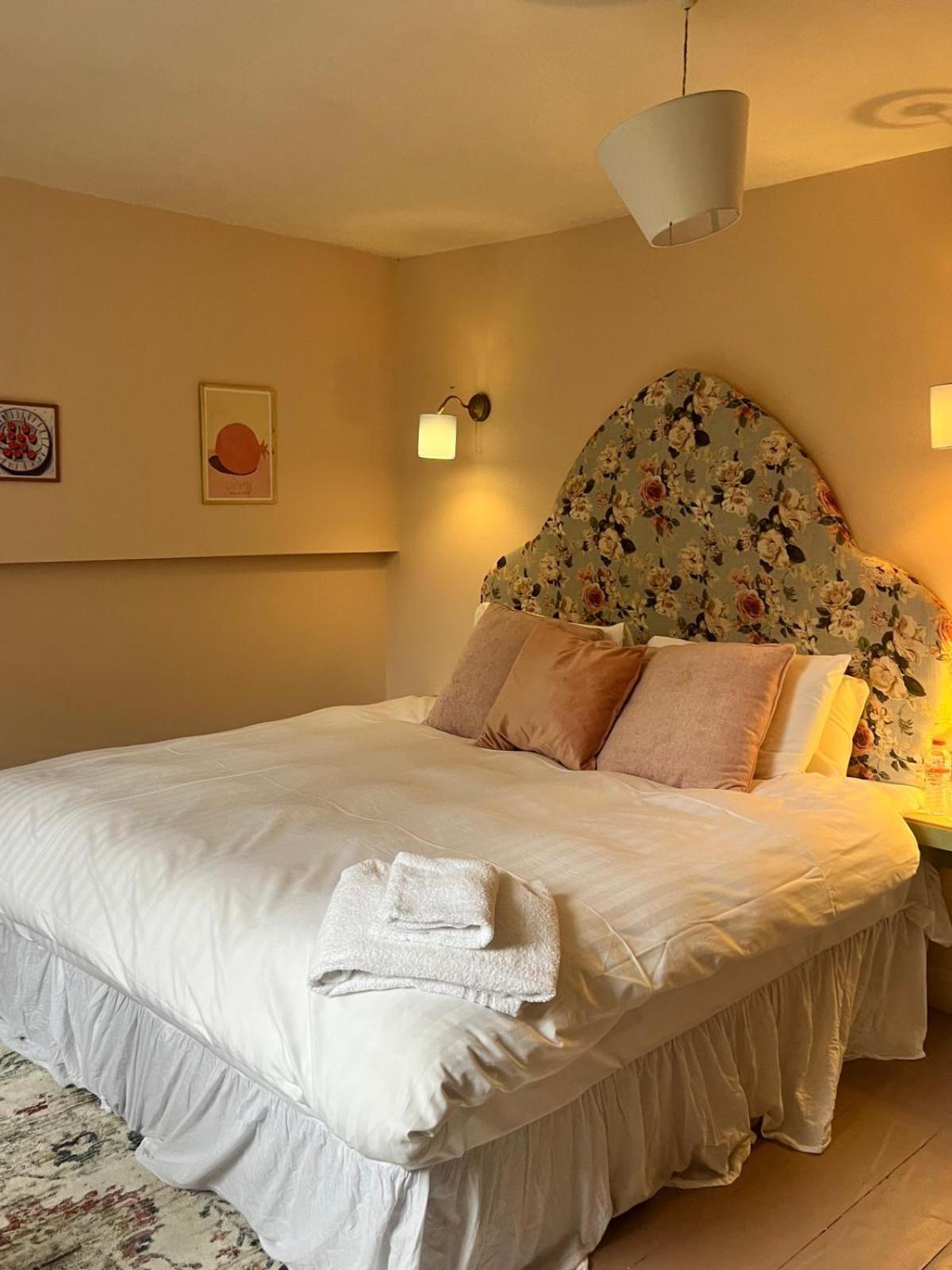 コーヴ Lynwood House Bed & Breakfast エクステリア 写真